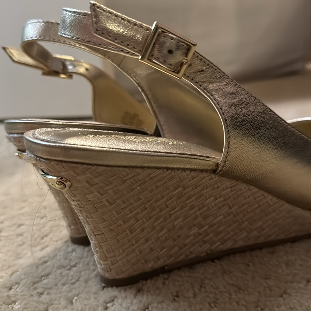 Lilly Pulitzer Gold Espadrilles Wedges 9.5 Gently Worn - Picture 4 of 5